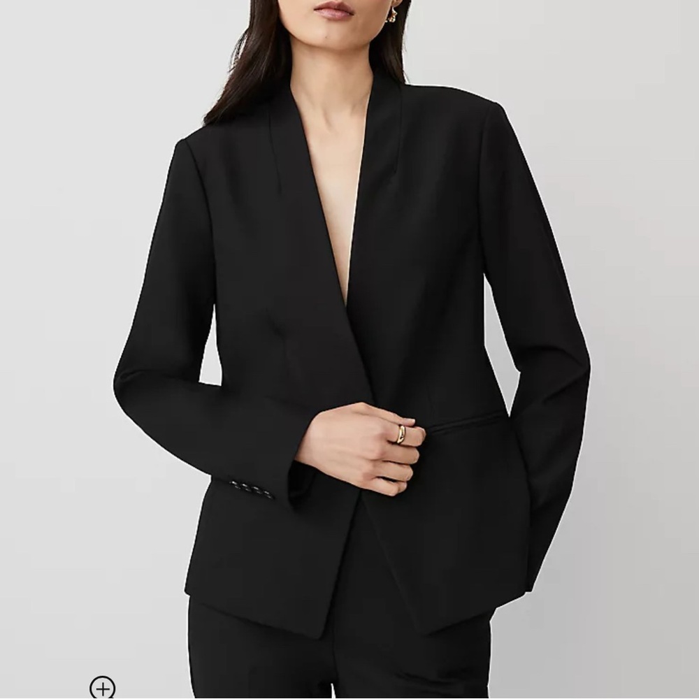 Ann Taylor collarless blazer size 8